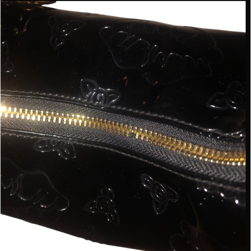 BETSEYVILLE BY BETSY JOHNSON Y2K Patent leather Hobo Bag - Picture 8 of 15